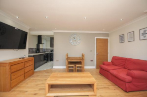 Riverside 2 Bedroom Central Kingston Flat, Kingston Upon Thames